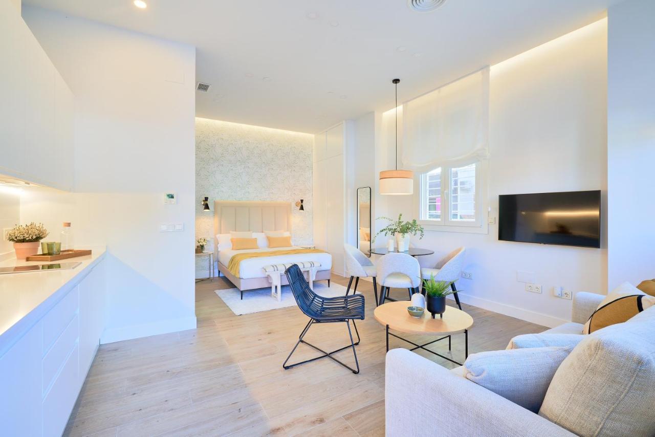 Ferienwohnung Lofts Parque De Huelin Málaga Exterior foto